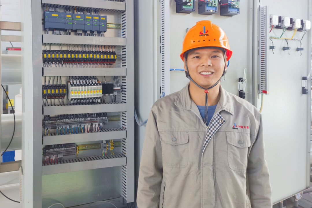 703171323892925.jpg 劉阿朋_金牛獎?wù)掌?.jpg